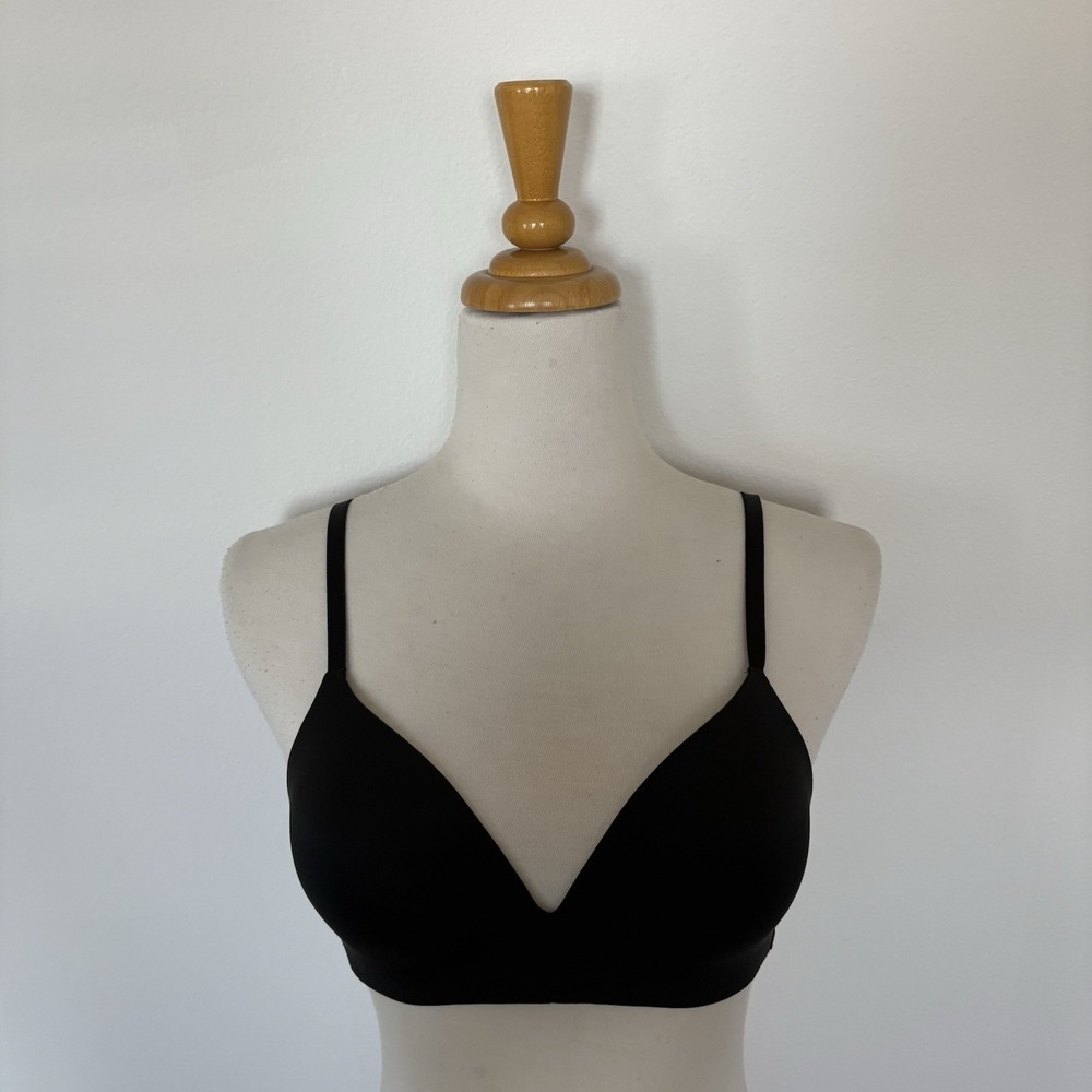Gap Body Bra 34B Black Lightweight Lightly Padded Wireless Adjustable Straps